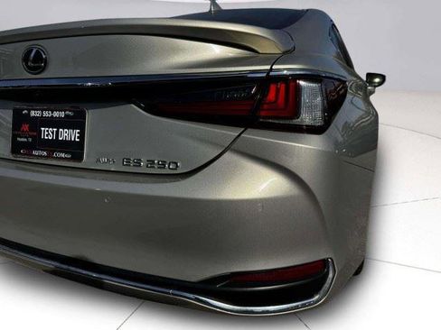 Used 2021 Lexus ES 250 w/ Premium Package AWD/4WD image 16