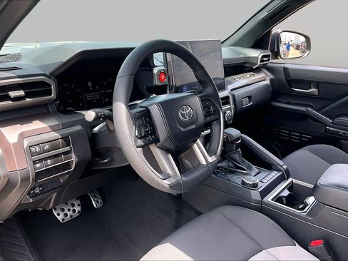 Used 2024 Toyota Tacoma TRD Sport RWD image 17