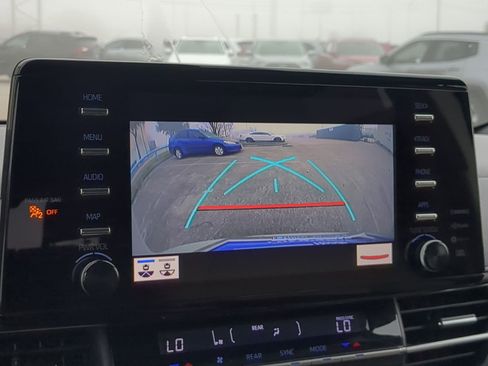 Used 2021 Toyota Sienna Limited image 25