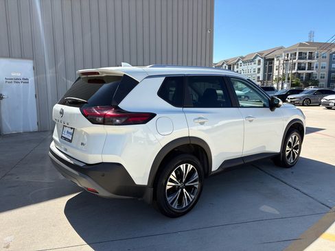Used 2023 Nissan Rogue SV w/ SV Premium B Package FWD image 8