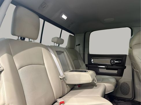 Used 2016 RAM 1500 Laramie w/ Convenience Group AWD/4WD image 18