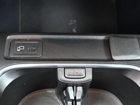 Used 2022 Mercedes-Benz GLB 250 4MATIC image 25