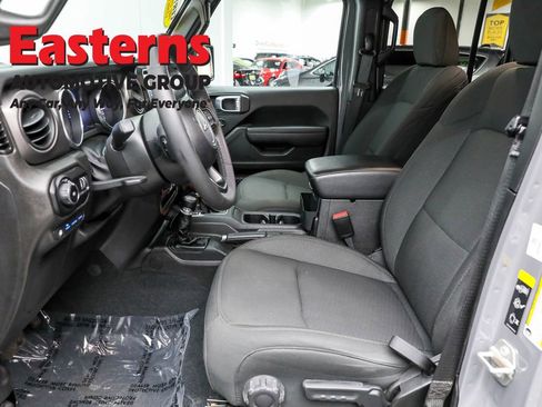 Used 2023 Jeep Wrangler Unlimited w/ 8.4" Radio Group image 14