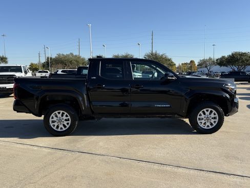 Used 2024 Toyota Tacoma SR5 image 3