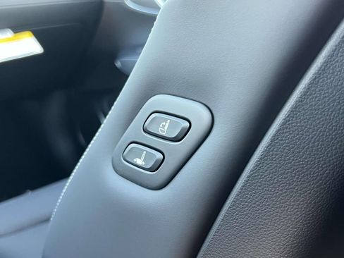 New 2025 Genesis Electrified GV70 Advanced w/ Prestige Package image 12