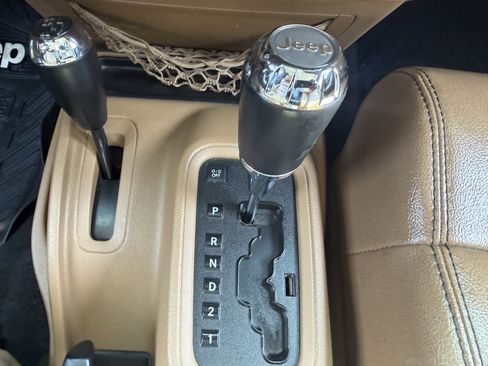 Used 2011 Jeep Wrangler Sahara w/ Connectivity Group AWD/4WD image 30