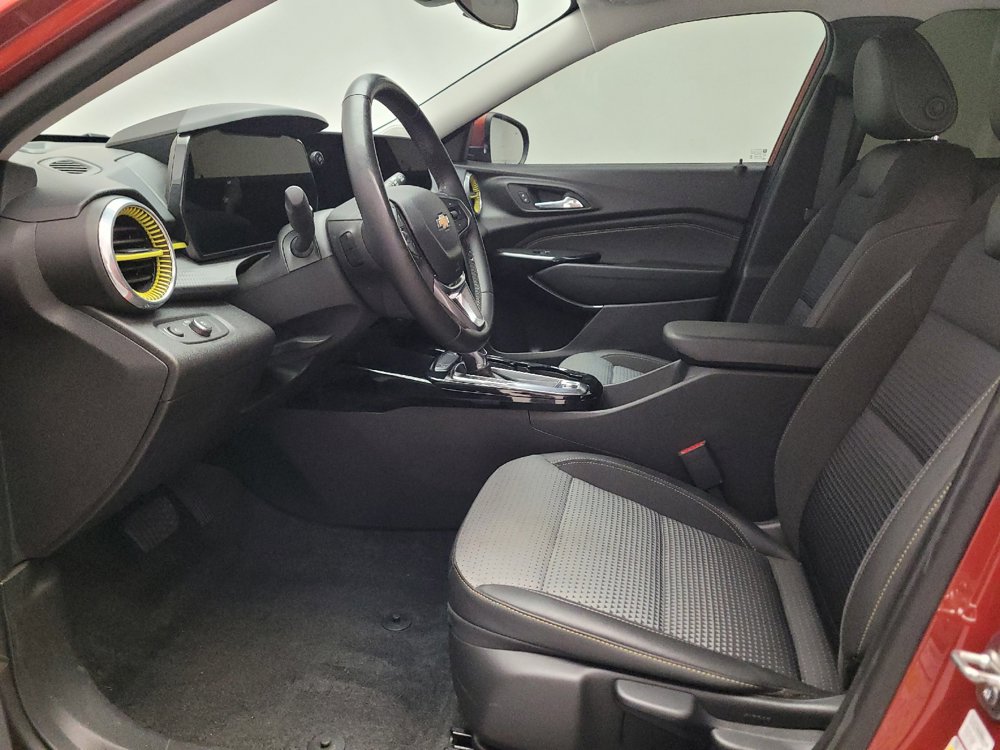 Used 2024 Chevrolet Trax LT w/ Driver Confidence Package FWD image 17