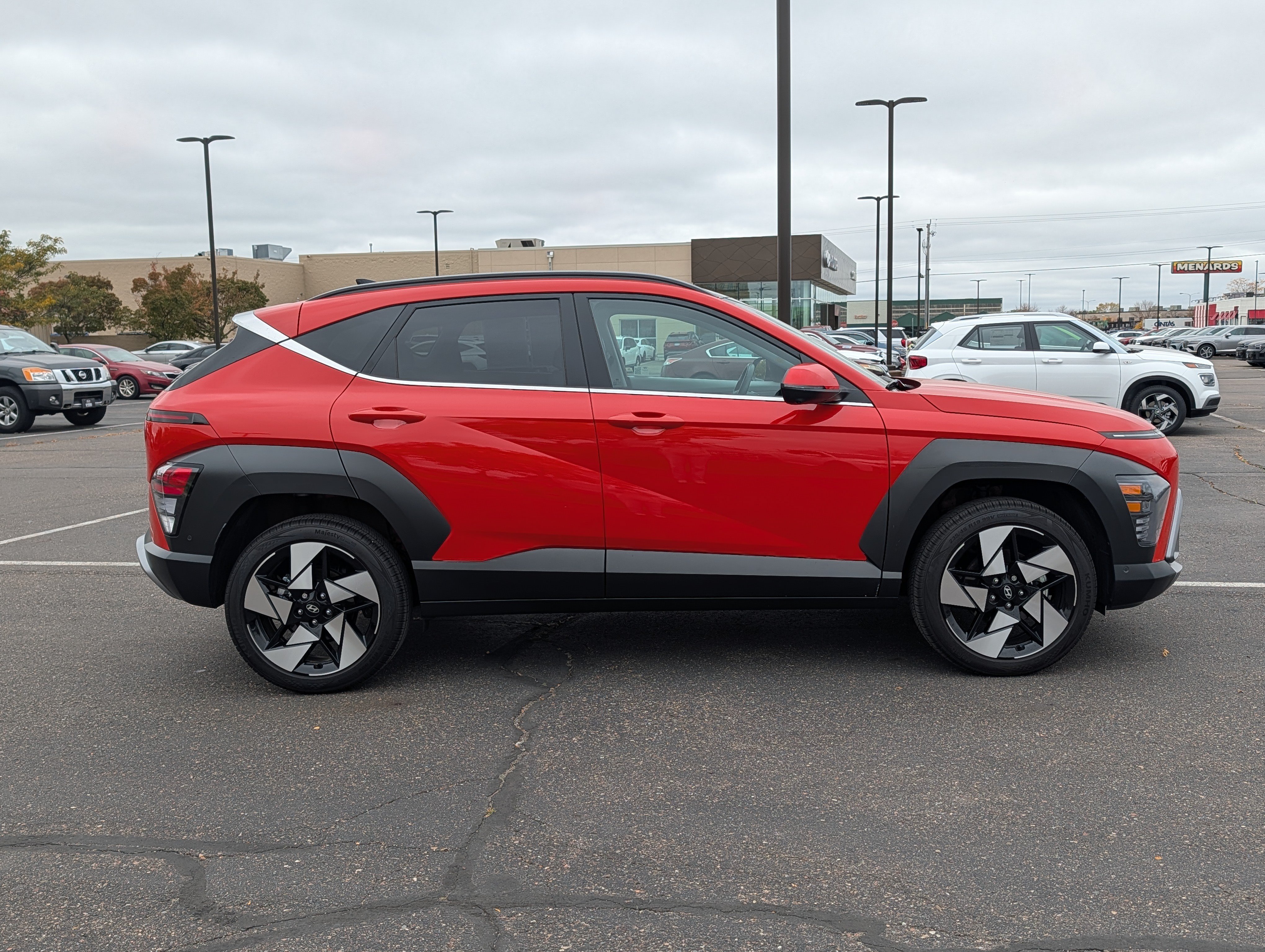 Used 2025 Hyundai Kona Limited AWD/4WD image 6