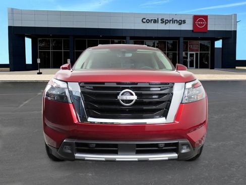 New 2025 Nissan Pathfinder Platinum image 8