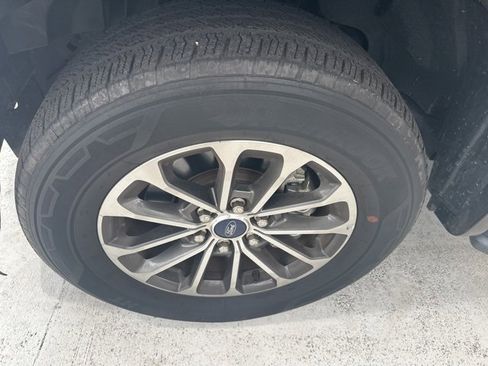 Used 2019 Ford F150 XLT w/ Equipment Group 302A Luxury image 6