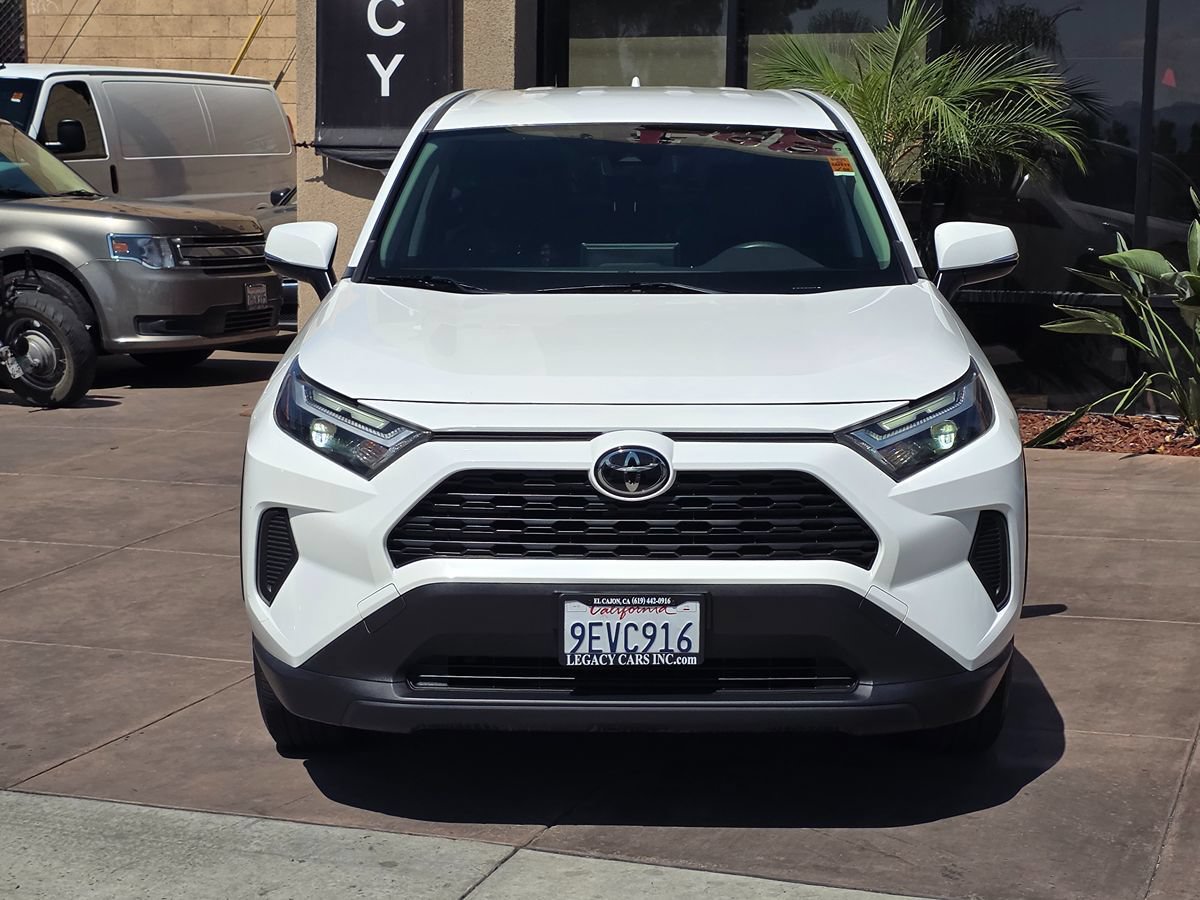Used 2023 Toyota RAV4 LE AWD/4WD image 4
