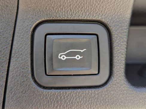 Certified 2019 GMC Acadia SLT AWD/4WD image 4