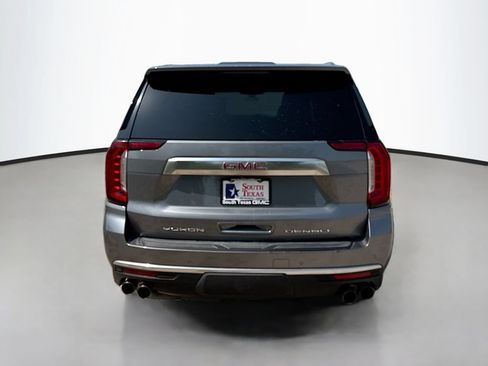 Used 2021 GMC Yukon XL Denali w/ Denali Ultimate Package AWD/4WD image 6