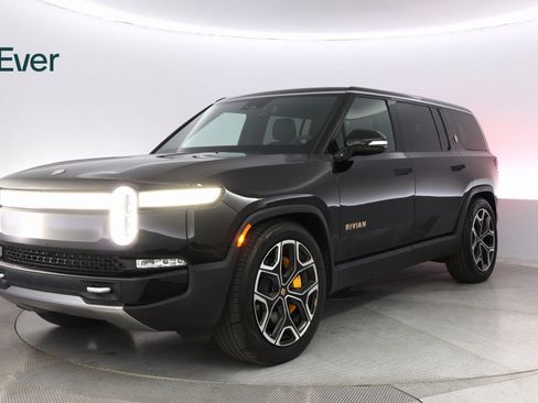 Used 2024 Rivian R1S Adventure image 2