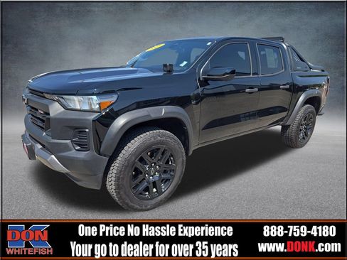 Used 2025 Chevrolet Colorado Trail Boss w/ Midnight Edition AWD/4WD image 4