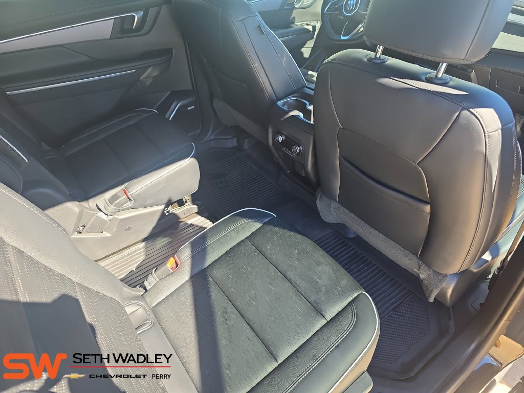 Used 2026 Buick Enclave Sport Touring w/ Power Package FWD image 11