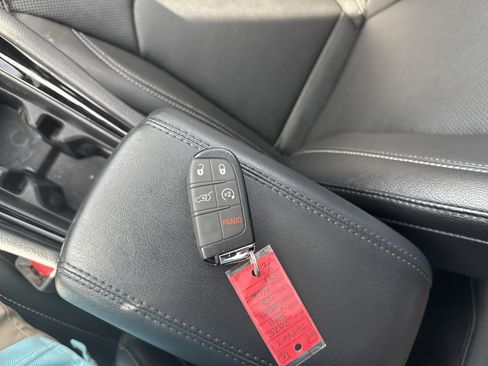 Used 2025 Jeep Compass Limited w/ Elite Group AWD/4WD image 31