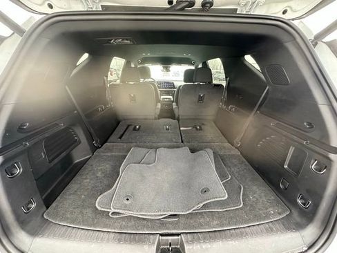 Used 2025 Chevrolet Traverse LT image 6