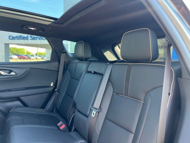 Used 2023 Chevrolet Blazer Premier w/ Driver Confidence II Package AWD/4WD image 18
