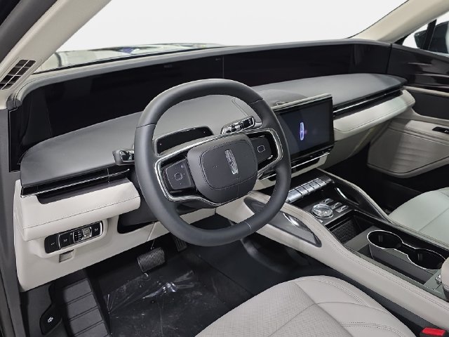New 2026 Lincoln Nautilus Premier AWD/4WD image 13