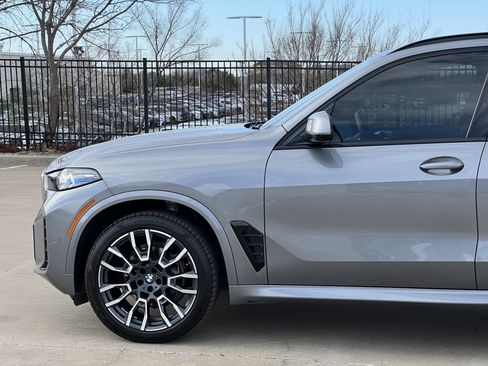 Used 2024 BMW X5 xDrive40i w/ M Sport Package image 5