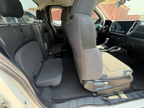 Used 2025 Nissan Frontier SV RWD image 19