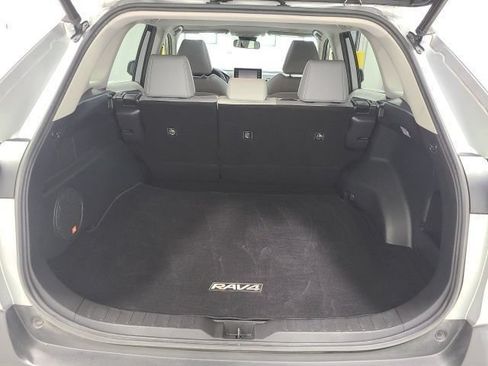 Used 2019 Toyota RAV4 XLE Premium FWD image 35