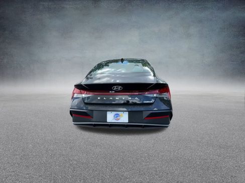 New 2025 Hyundai Elantra Limited image 19