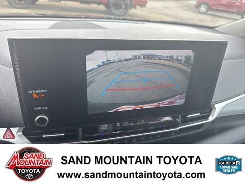 Used 2025 Toyota Sienna XLE image 26