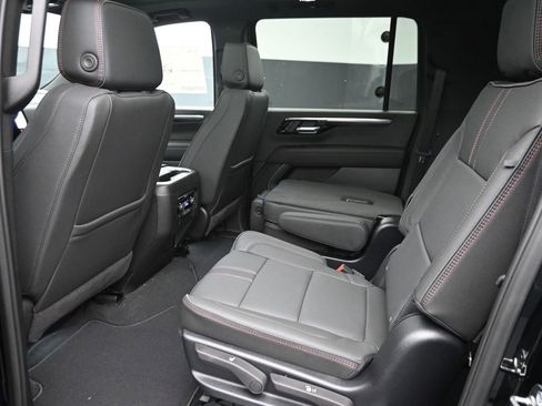 New 2026 Chevrolet Suburban RST image 14