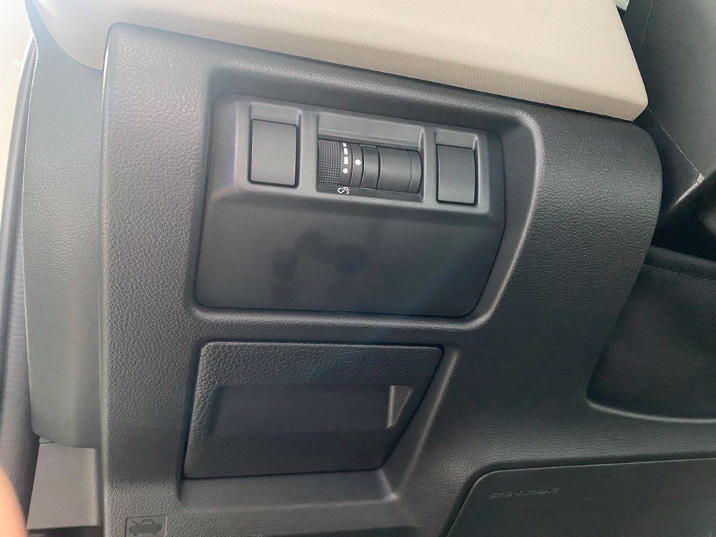 Used 2025 Subaru Forester Premium AWD/4WD image 17