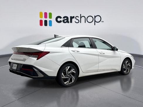 Used 2024 Hyundai Elantra Limited FWD image 5