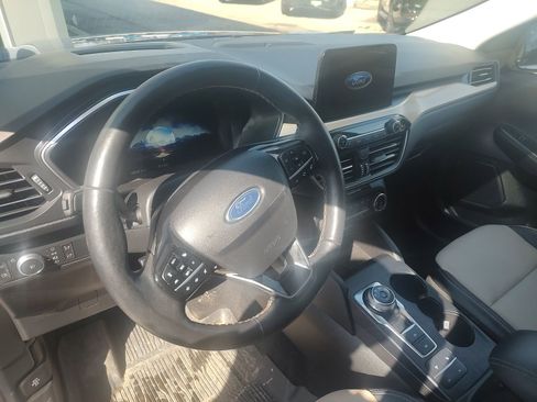 Used 2022 Ford Escape Titanium w/ Titanium Premium Package image 9