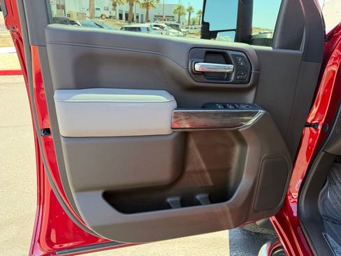 Used 2021 Chevrolet Silverado 2500 LTZ image 23