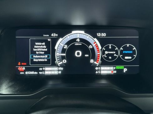 Used 2024 Toyota Tundra Limited AWD/4WD image 9