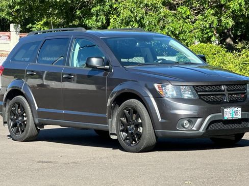 Used 2019 Dodge Journey SE w/ Premium Group FWD image 9