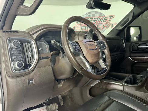 Used 2020 GMC Sierra 3500 Denali w/ Denali Ultimate Package AWD/4WD image 10