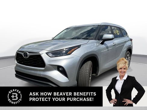 Used 2023 Toyota Highlander XLE image 1