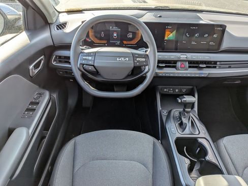 Used 2025 Kia K4 LXS image 30