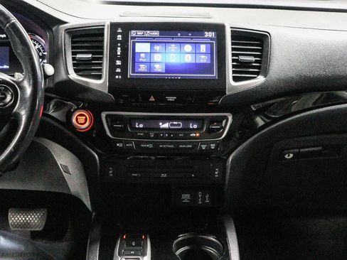 Used 2017 Honda Pilot Touring image 15