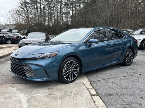 Used 2026 Toyota Camry XLE image 2