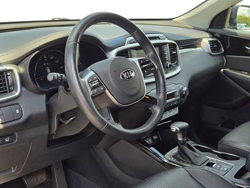 Used 2019 Kia Sorento EX FWD image 17