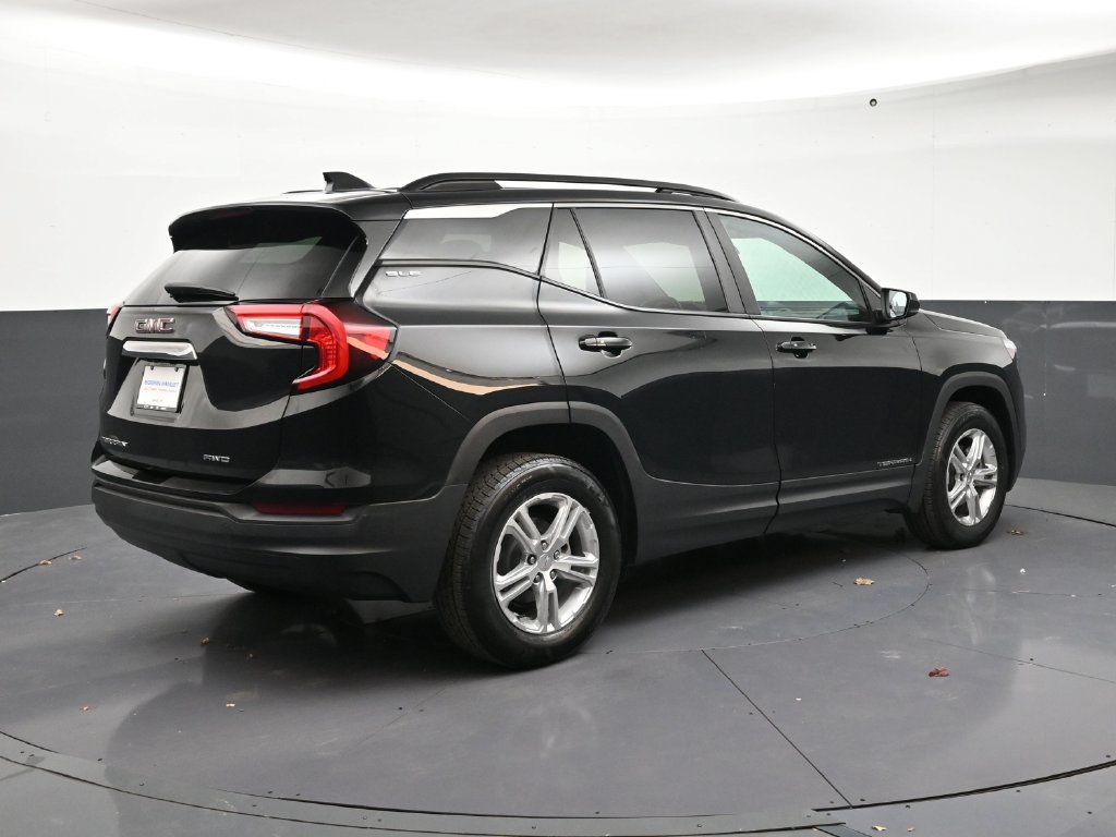 Used 2023 GMC Terrain SLE w/ Driver Convenience Package AWD/4WD image 5