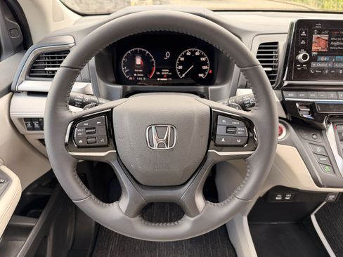 Used 2026 Honda Odyssey EX-L image 18