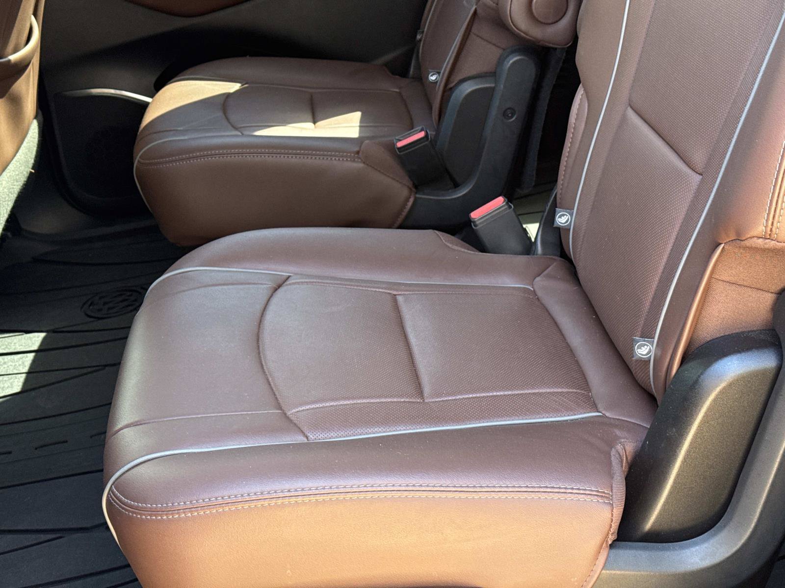Used 2020 Buick Enclave Avenir w/ Avenir Technology Package FWD image 18