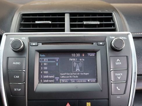 Used 2017 Toyota Camry LE image 33