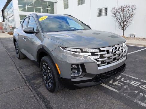 Used 2022 Hyundai Santa Cruz SEL Premium image 4