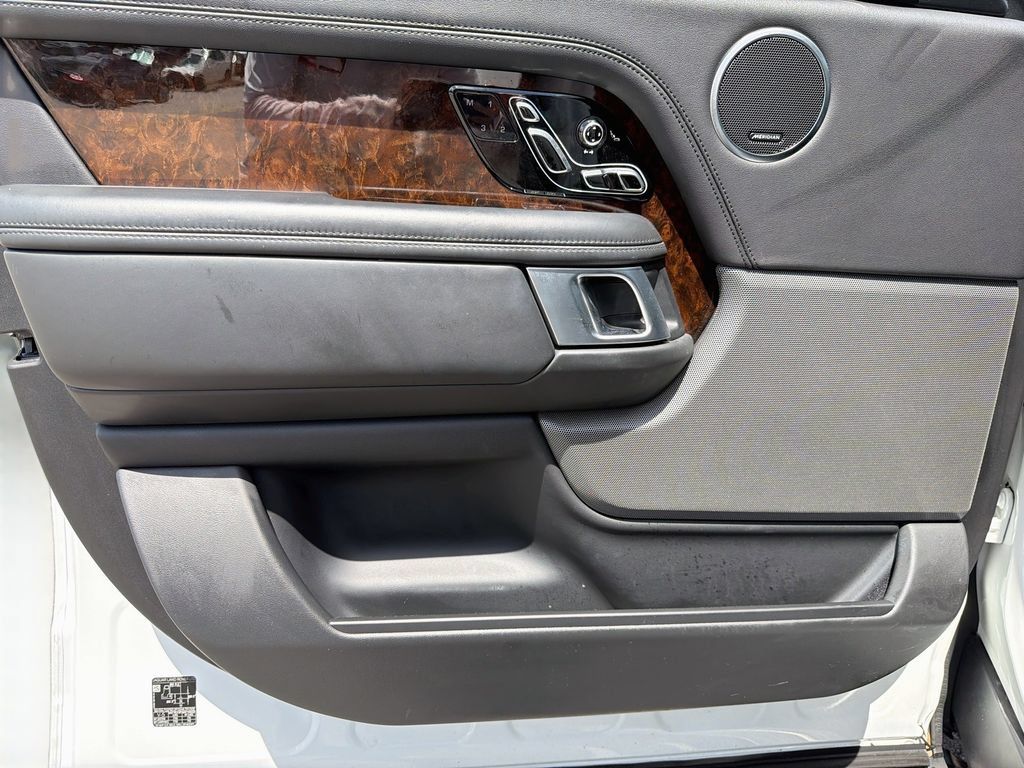 Used 2020 Land Rover Range Rover HSE AWD/4WD image 23