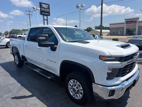 Used 2025 Chevrolet Silverado 2500 LT w/ Safety Package AWD/4WD image 4