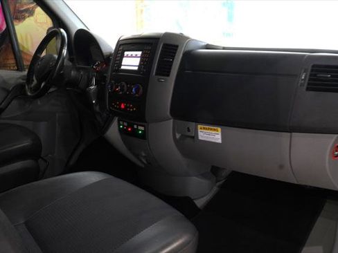 Used 2018 Mercedes-Benz Sprinter 2500 image 12